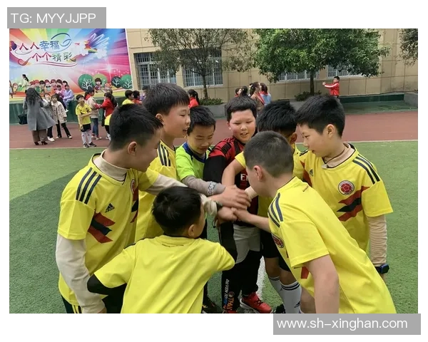 教练携手王牌足球球星共创辉煌征程点燃绿茵梦想舞台